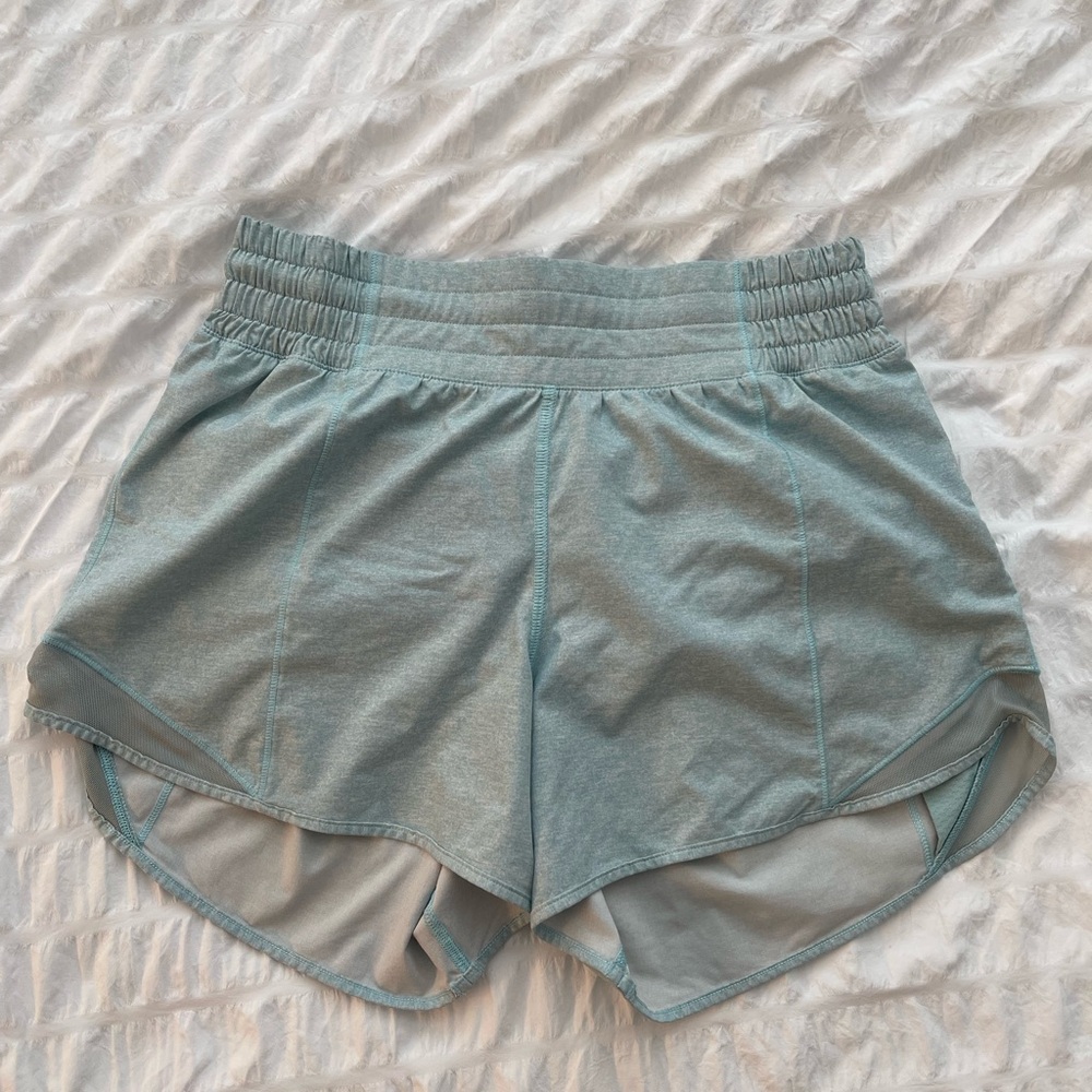 NEW w/o tags Lululemon 
Blue Speckle Shade Hotty Hot HR Shorts 2.5”
Size 6